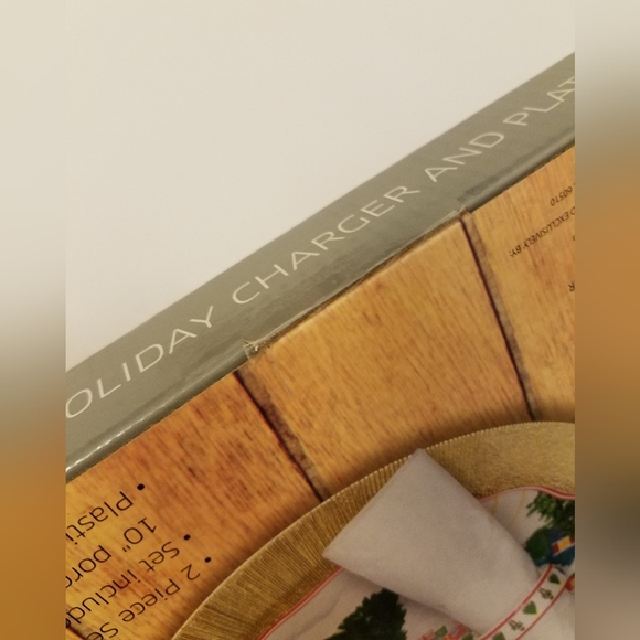 NIB Sealed Crofton 2 Piece Holiday Charger Plate Set Christmas - Picture 8 of 9